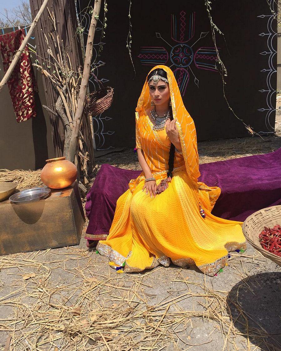 Naagin Actress Mouni Roy Photos goes viral ON Internet