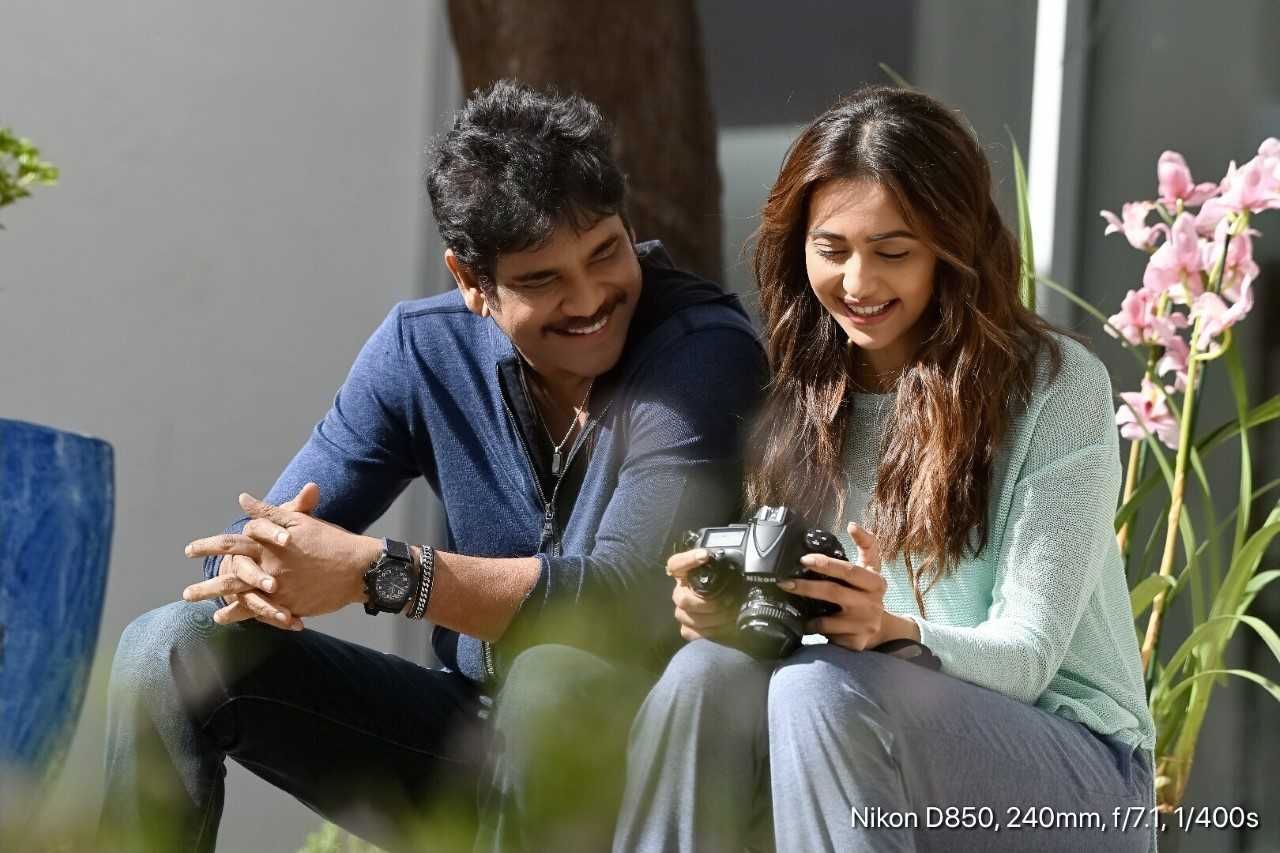 Nagarjuna and Rakul Preet Singh From Manmadhudu 2