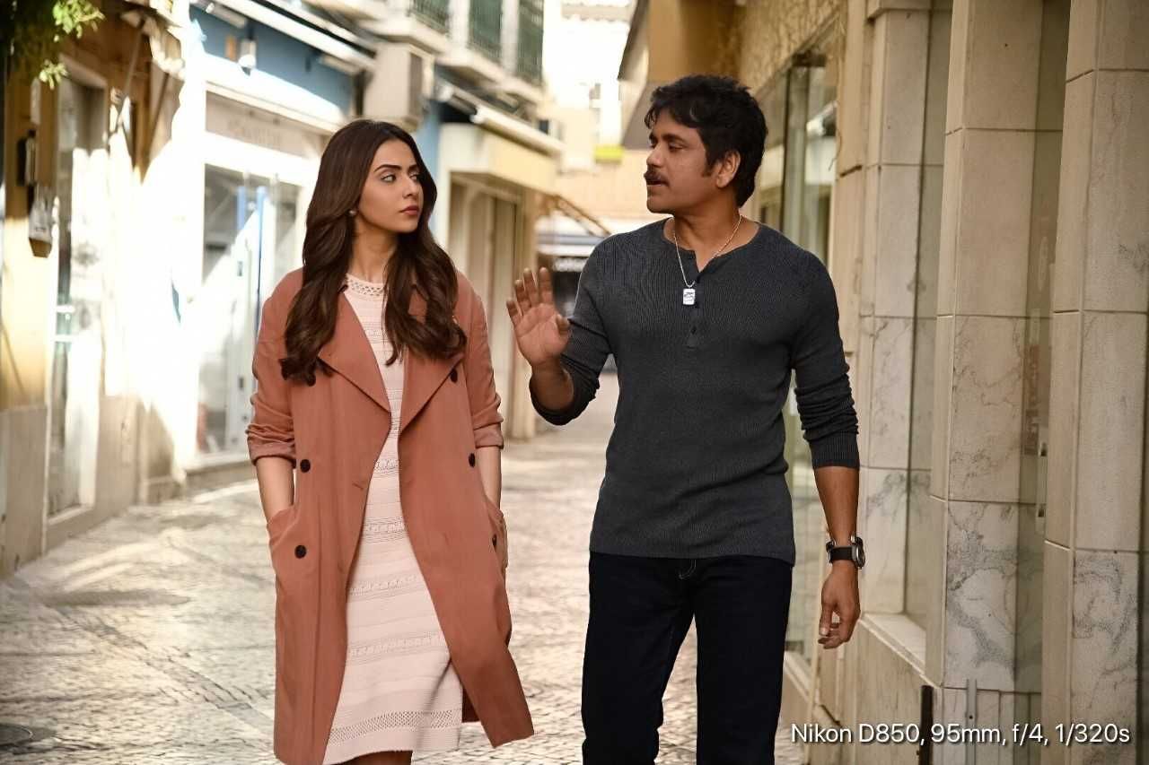 Nagarjuna and Rakul Preet Singh From Manmadhudu 2