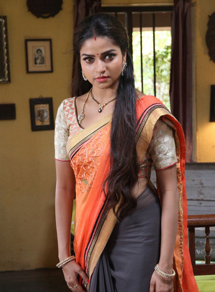 Nandini Serial Actress Nithya Ram Rare Photos