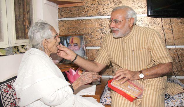 Narendra Modi with Mother Unseen Photos