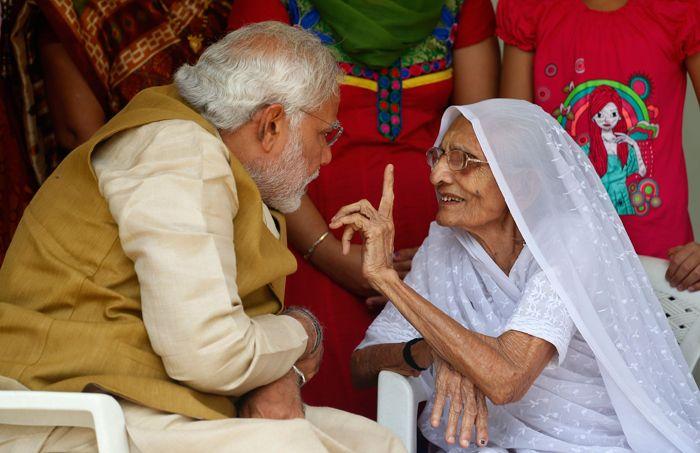 Narendra Modi with Mother Unseen Photos