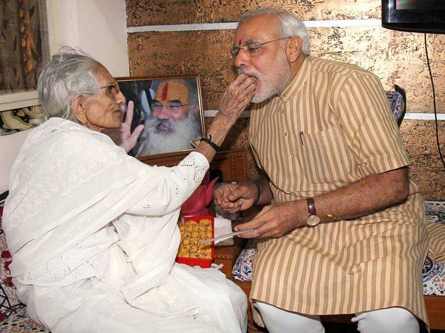 Narendra Modi with Mother Unseen Photos