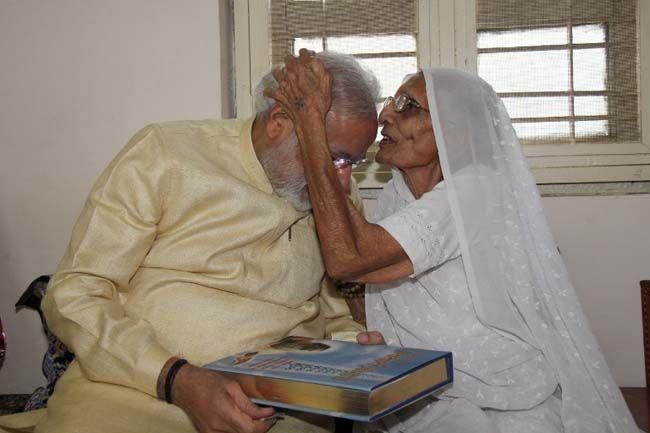 Narendra Modi with Mother Unseen Photos