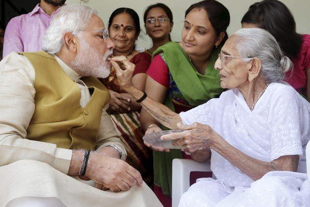 Narendra Modi with Mother Unseen Photos