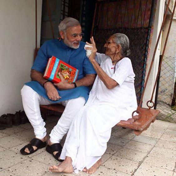 Narendra Modi with Mother Unseen Photos