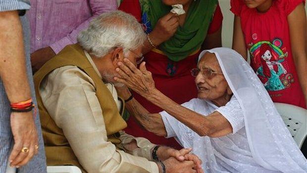 Narendra Modi with Mother Unseen Photos