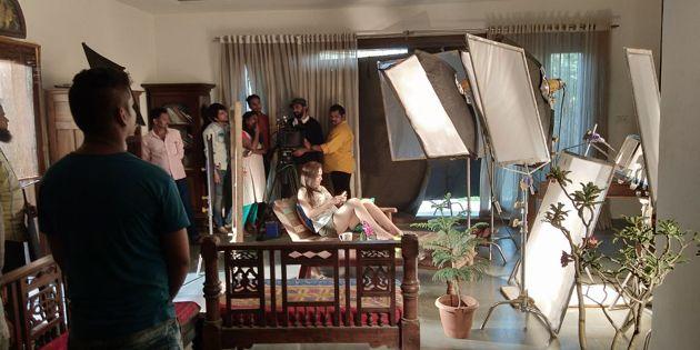 Nee Venakale Nadichi Movie Working Stills