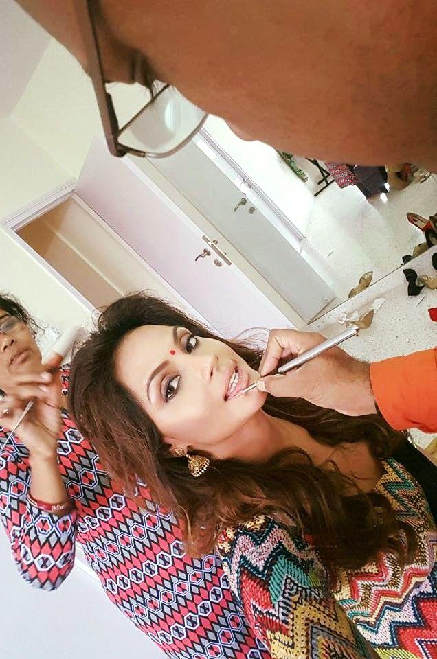 B'day Special: Neetu Chandra Rare & Unseen Personal Real Life Photos