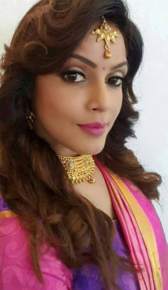 B'day Special: Neetu Chandra Rare & Unseen Personal Real Life Photos