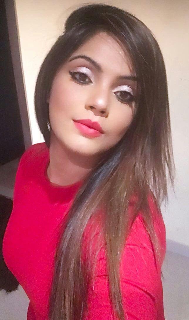 B'day Special: Neetu Chandra Rare & Unseen Personal Real Life Photos