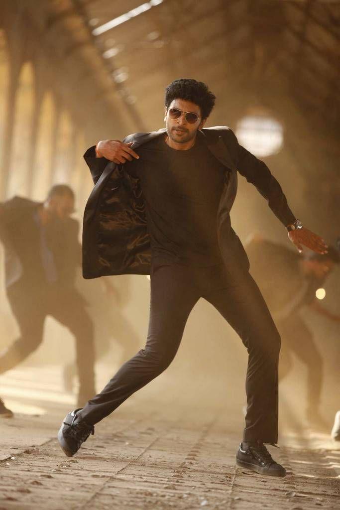 Neruppu Da Tamil Movie Latest Stills