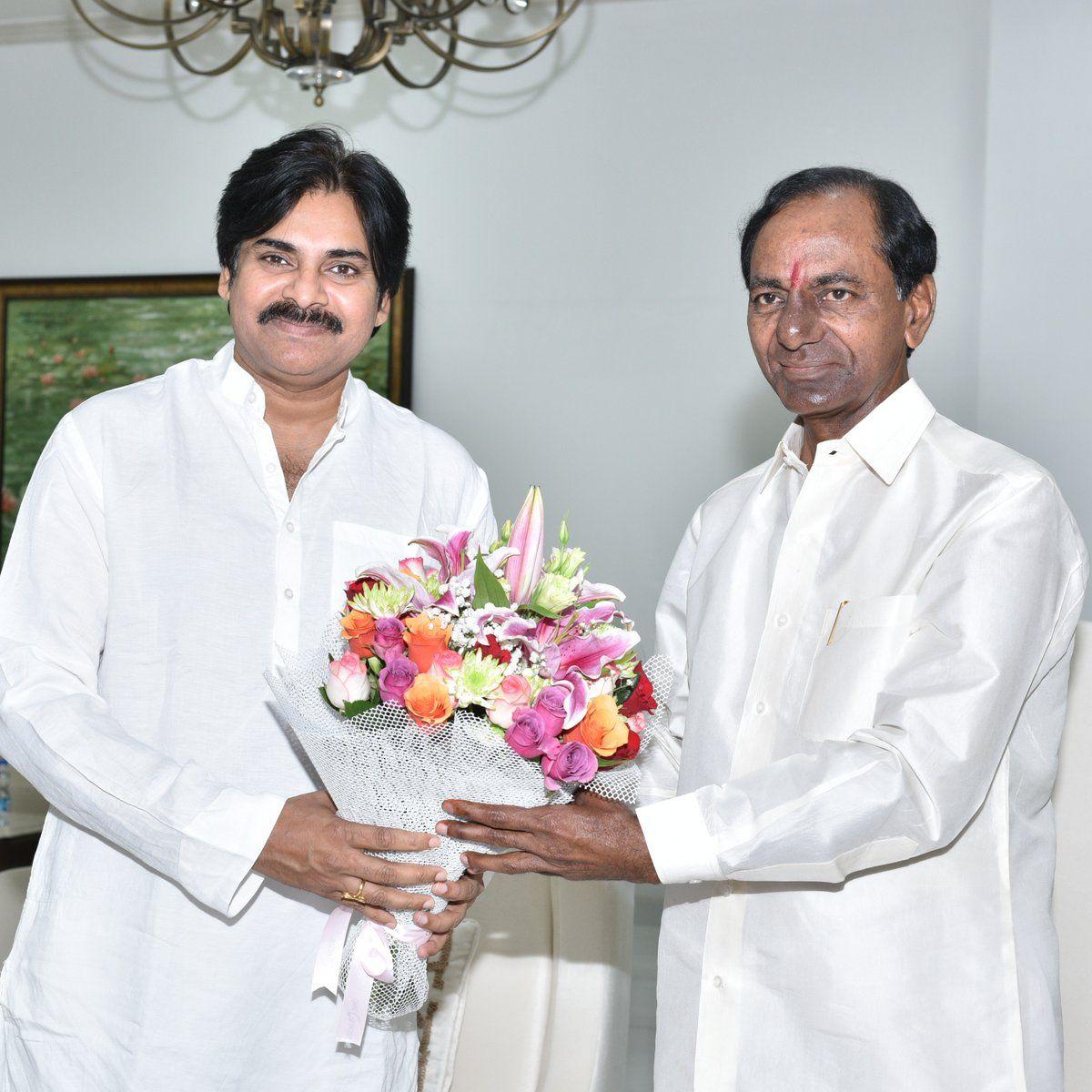 New Year's Surprise: Pawan Kalyan Meet KCR at Pragati Bhavan Photos