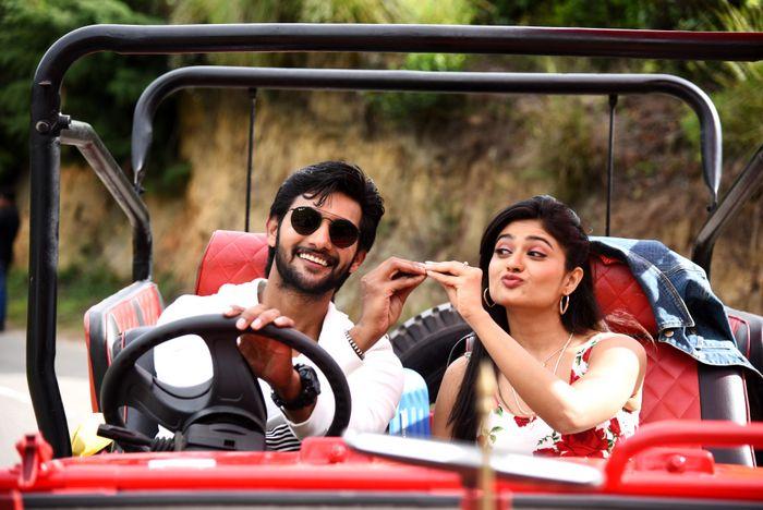 Next Nuvve Movie Latest Working Stills & Posters