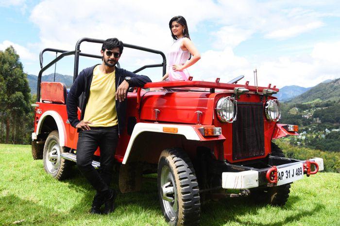 Next Nuvve Movie Latest Working Stills & Posters