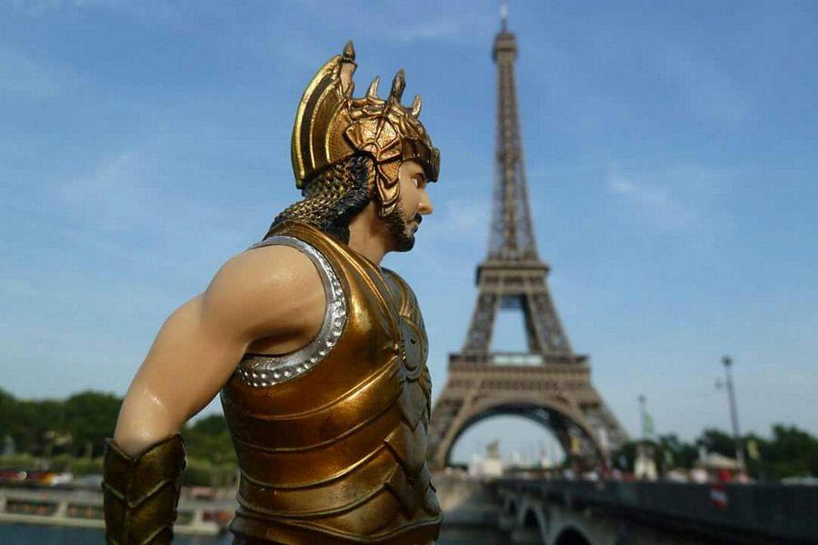 Nice clicks of #Baahubali and #Bhallaladeva fighting it out at #Paris