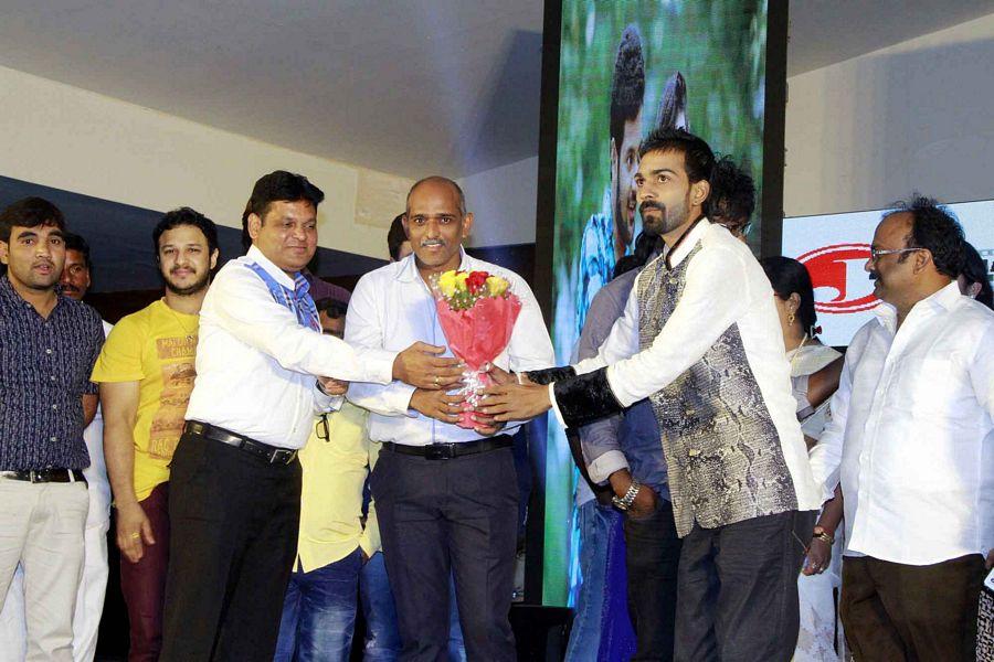 Nuvvu Evaro Nenu Evaro Stills And Wallpapers