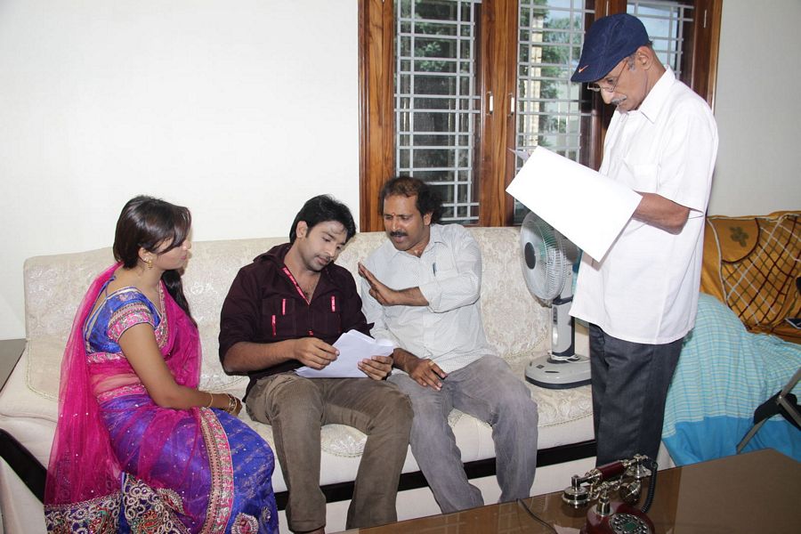 Nuvvu Nenu Osey Orey Movie Working Stills