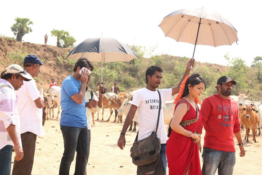 Nuvvu Nenu Osey Orey Movie Working Stills