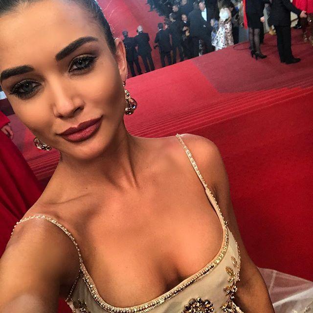 OMG! Amy Jackson's Private Photos Post On Instagram Goes Viral