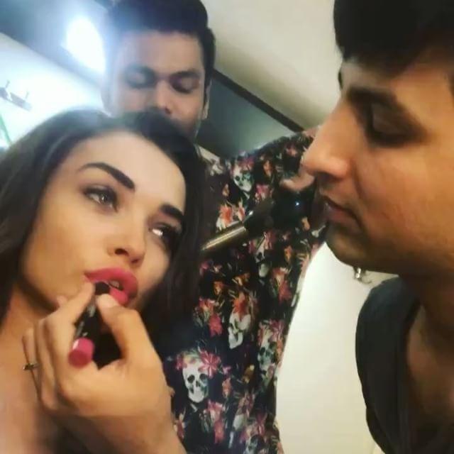 OMG! Amy Jackson's Private Photos Post On Instagram Goes Viral