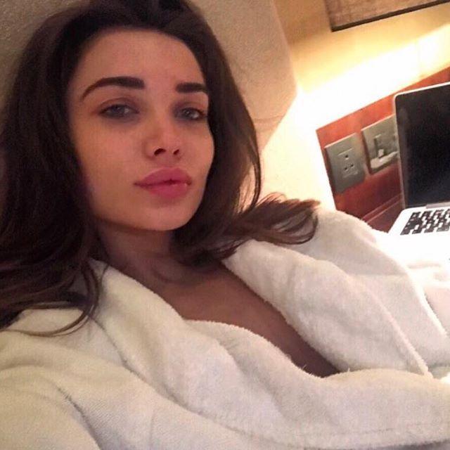 OMG! Amy Jackson's Private Photos Post On Instagram Goes Viral