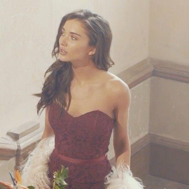OMG! Amy Jackson's Private Photos Post On Instagram Goes Viral