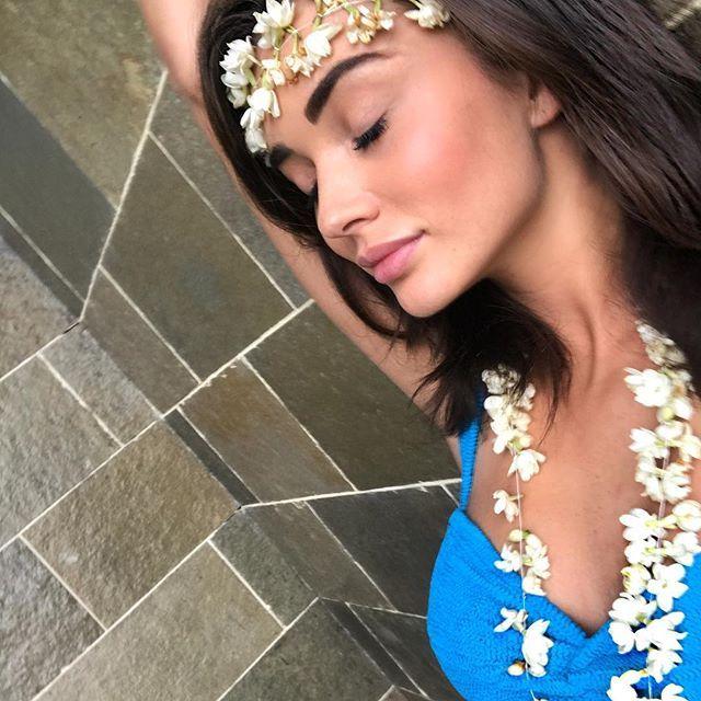 OMG! Amy Jackson's Private Photos Post On Instagram Goes Viral