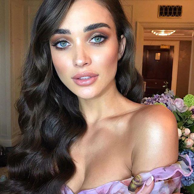 OMG! Amy Jackson's Private Photos Post On Instagram Goes Viral