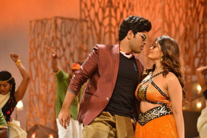 Okka Kshanam Movie Song Making Stills