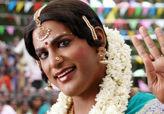 PHOTOS: INDIAN ACTORS DRESSED in LADY GETUP