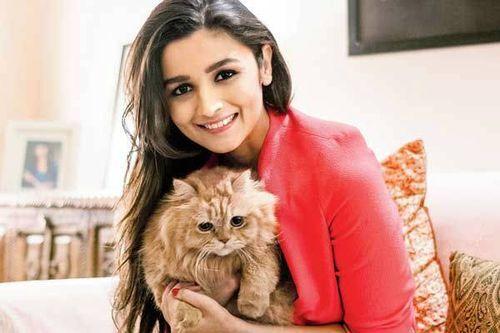 PHOTOS: Indian Celebrities With Their Super Adorable Pets