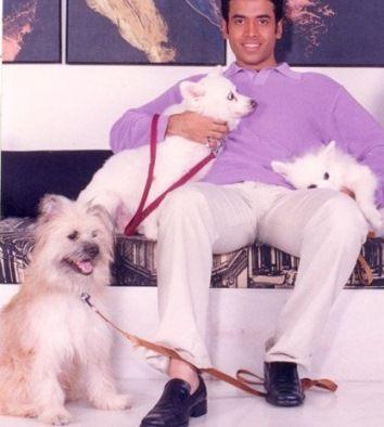 PHOTOS: Indian Celebrities With Their Super Adorable Pets