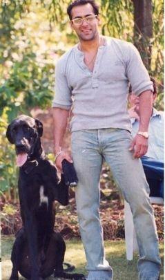 PHOTOS: Indian Celebrities With Their Super Adorable Pets