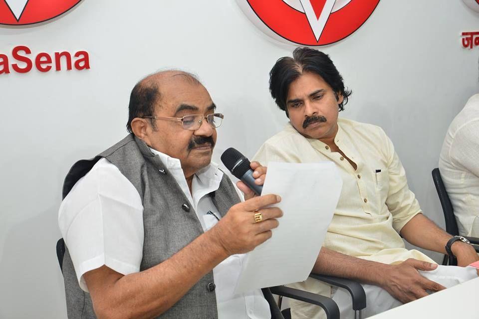 PHOTOS: JanaSena Party Chief Pawan Kalyan interaction with Fishermen