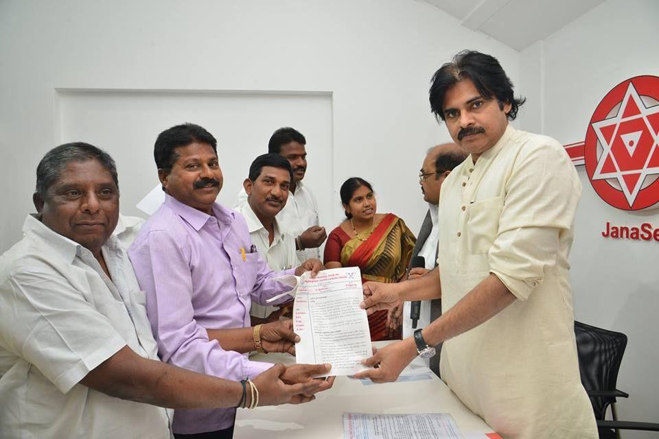 PHOTOS: JanaSena Party Chief Pawan Kalyan interaction with Fishermen