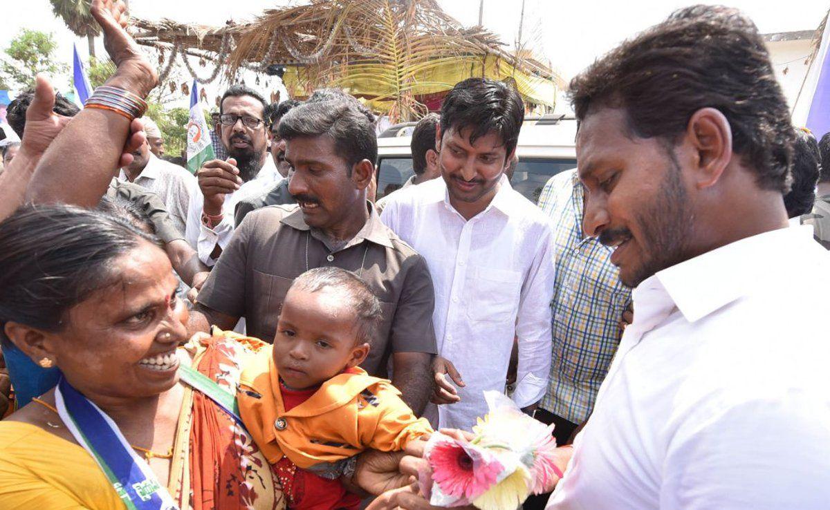 PHOTOS: YS Jagan Mohan Reddy's Praja Sankalpa Yatra