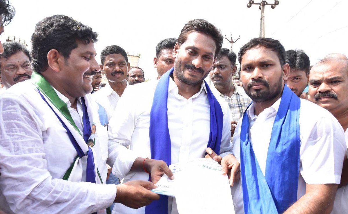 PHOTOS: YS Jagan Mohan Reddy's Praja Sankalpa Yatra
