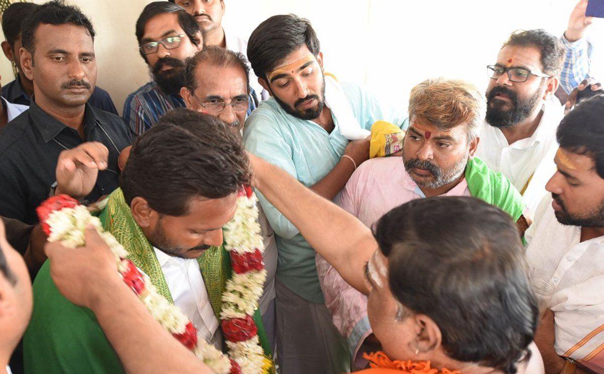 PHOTOS: YS Jagan Mohan Reddy's Praja Sankalpa Yatra