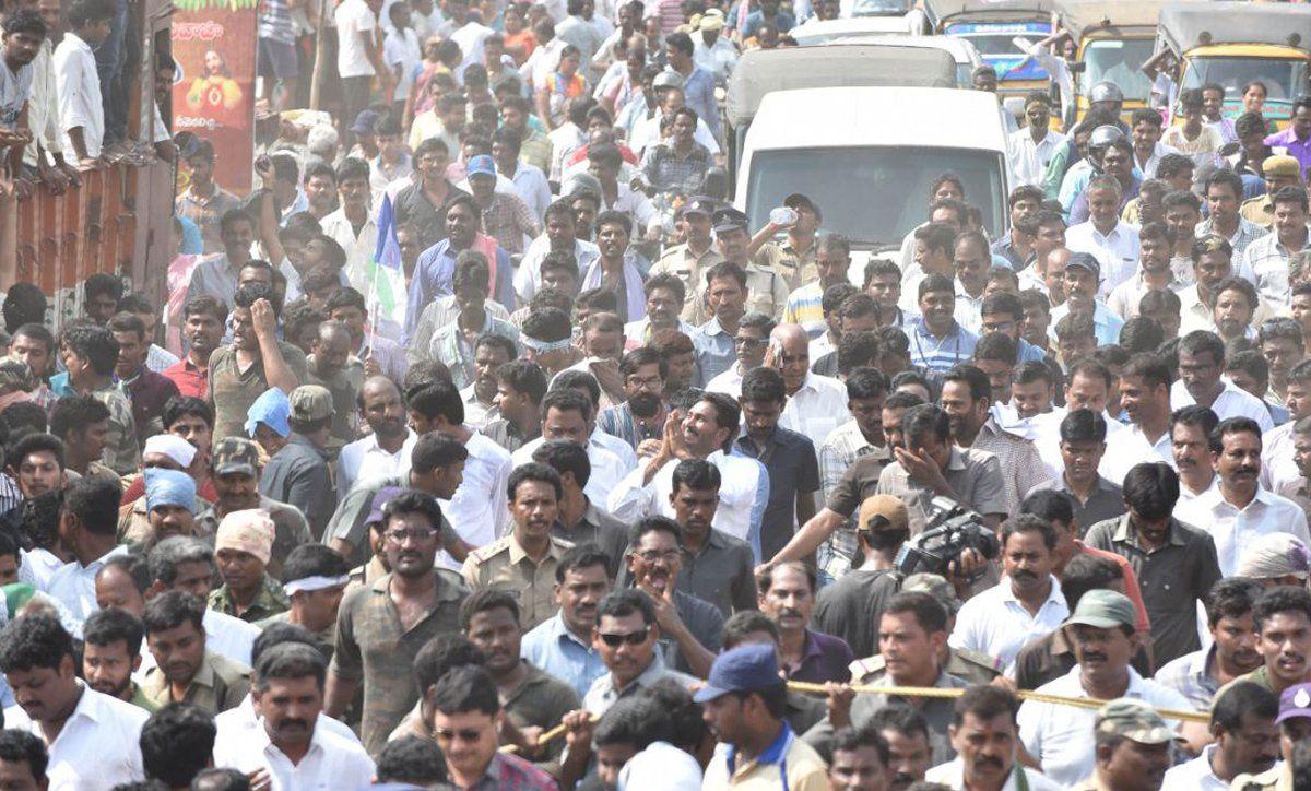 PHOTOS: YS Jagan Mohan Reddy's Praja Sankalpa Yatra