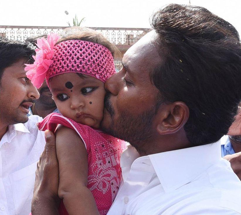 PHOTOS: YS Jagan Mohan Reddy's Praja Sankalpa Yatra