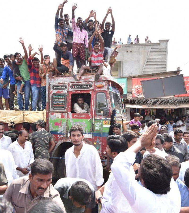 PHOTOS: YS Jagan Mohan Reddy's Praja Sankalpa Yatra