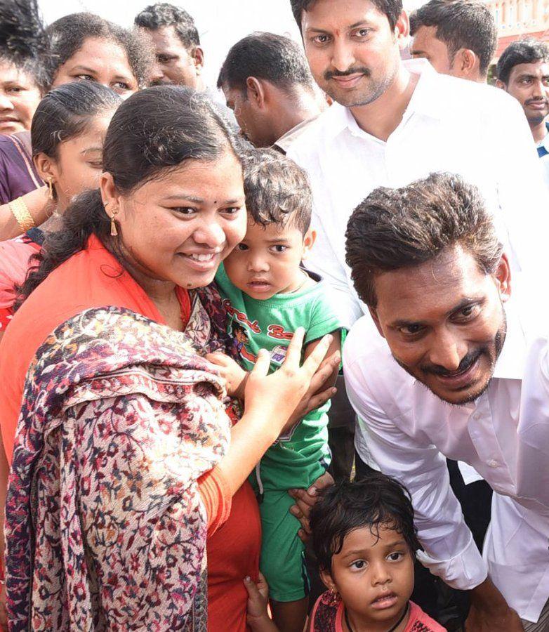 PHOTOS: YS Jagan Mohan Reddy's Praja Sankalpa Yatra