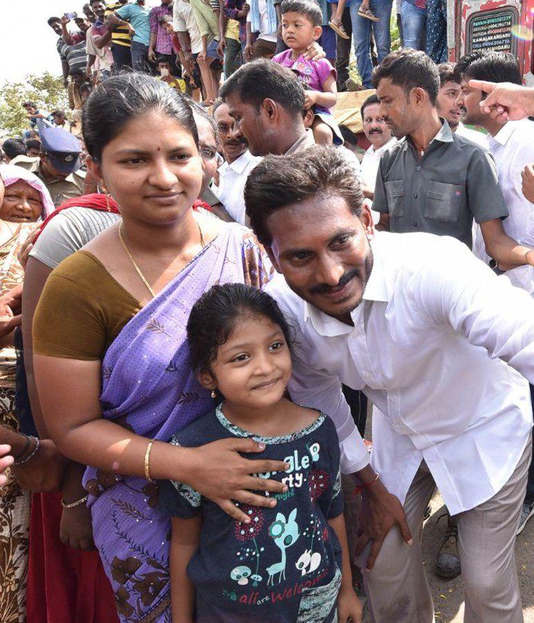 PHOTOS: YS Jagan Mohan Reddy's Praja Sankalpa Yatra