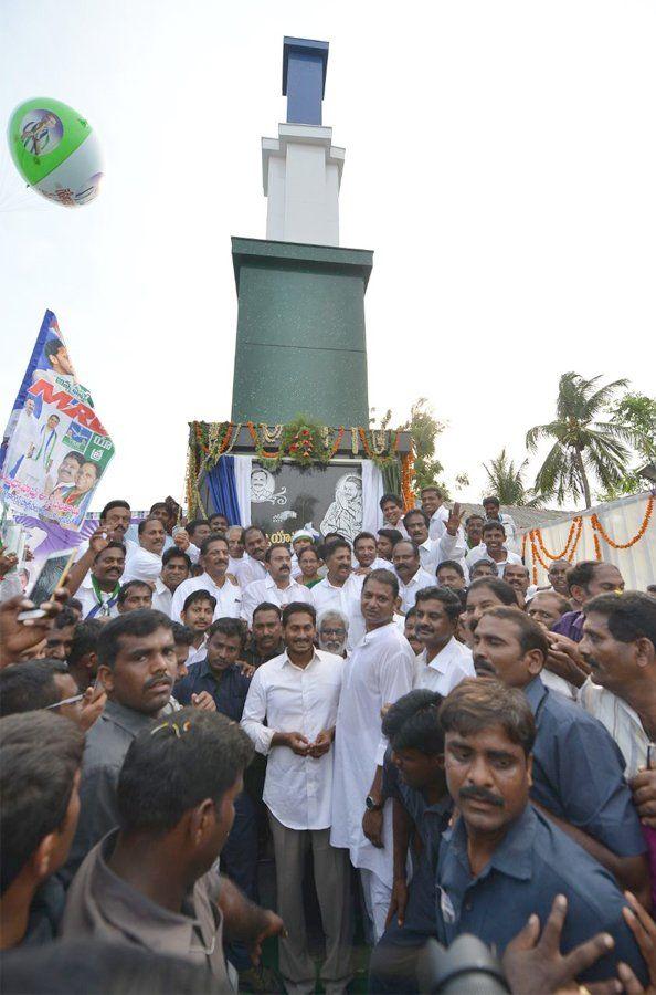 PHOTOS: YS Jagan Mohan Reddy's Praja Sankalpa Yatra