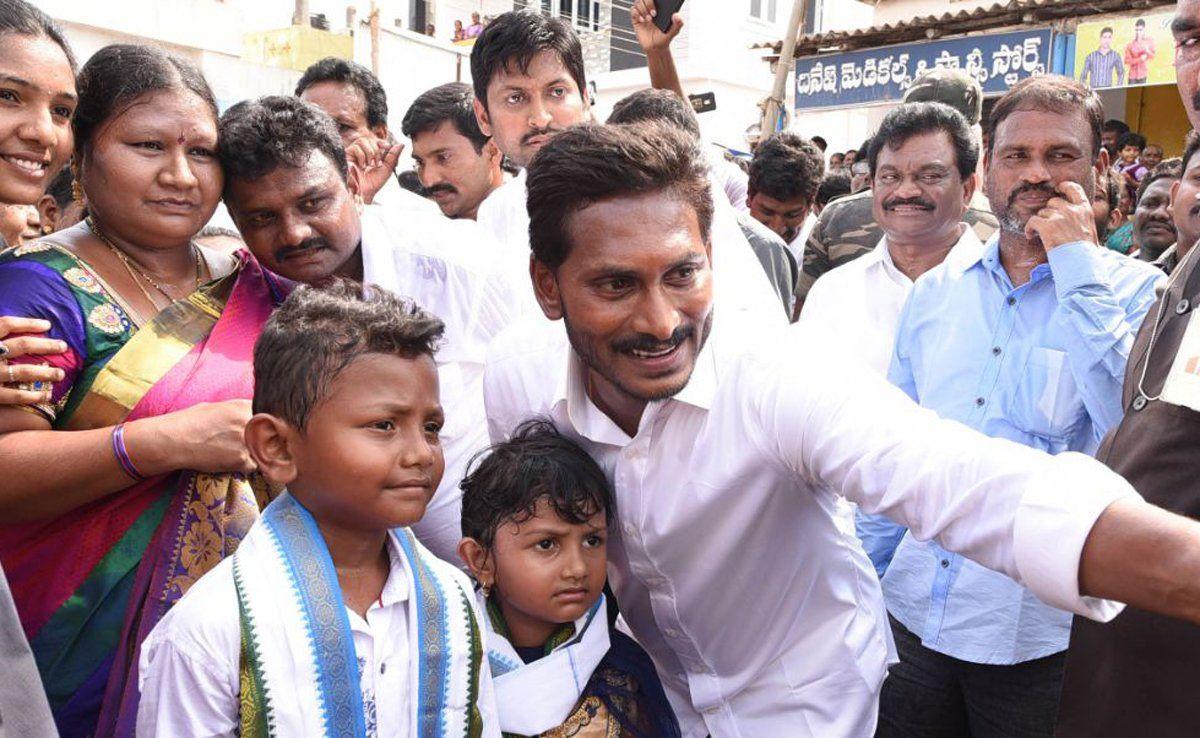 PHOTOS: YS Jagan Mohan Reddy's Praja Sankalpa Yatra