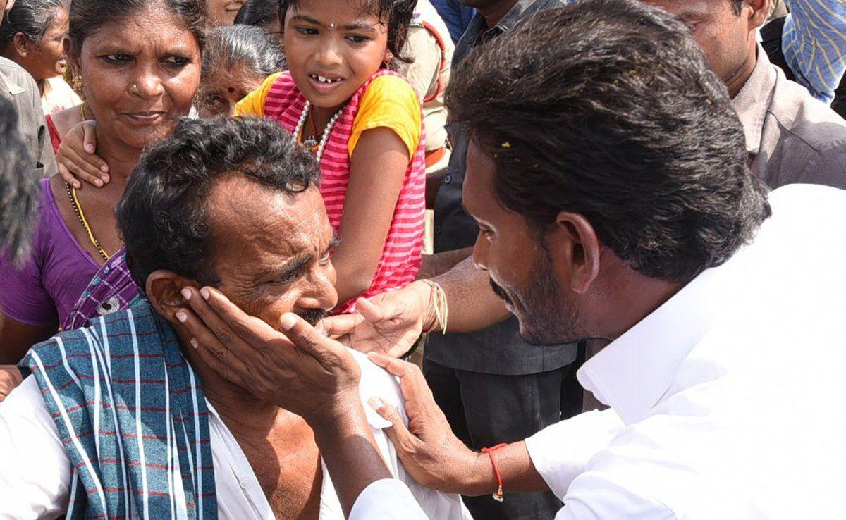 PHOTOS: YS Jagan Mohan Reddy's Praja Sankalpa Yatra