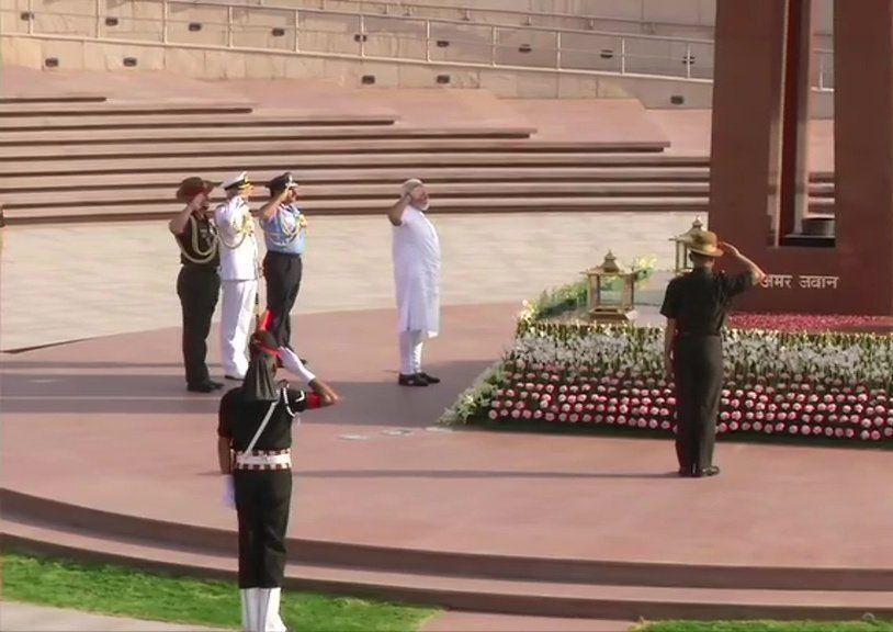 PM Modi pays tribute at the National War Memorial