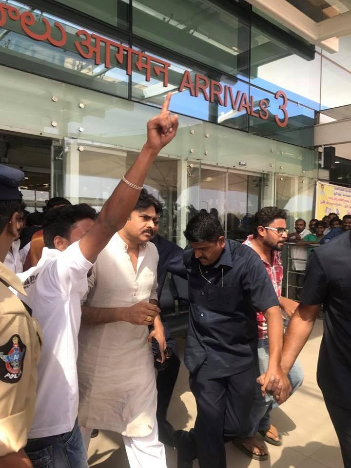 Pawan Kalyan Arrives At Gannavaram Airport For Cheneta Satyagraham