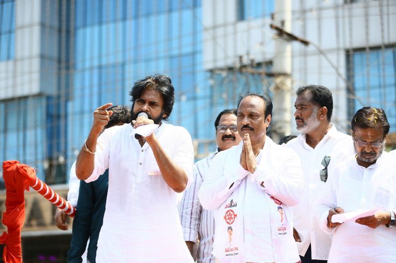 Pawan Kalyan Campaigns in Guntur Photos